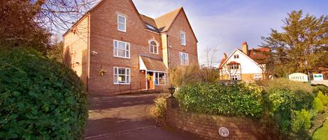 المنشأة من الخارج