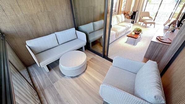 Ảnh chưa phân loại, 1 trong số 216 ảnh, nút