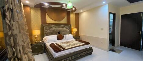 Soundproofing, iron/ironing board, free WiFi