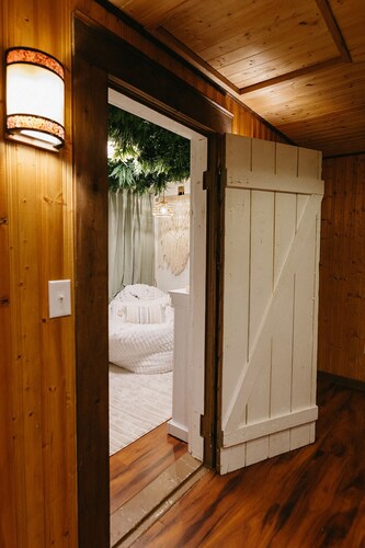 Cozy Countryside Home on River in Wine Country!!!