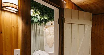 Cozy Countryside Home on River in Wine Country!!!