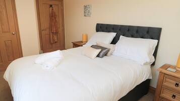 Cottage | 2 bedrooms, individually decorated, individually furnished, free WiFi