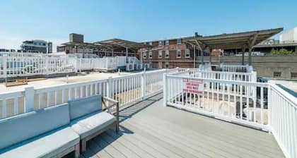 Luxurious Downtown Waterfront Loft w/ Balcony