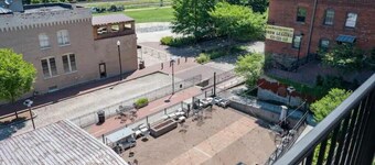 Luxurious Downtown Waterfront Loft w/ Balcony