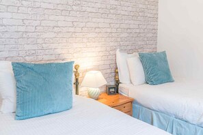 2 bedrooms, iron/ironing board, travel cot, free WiFi