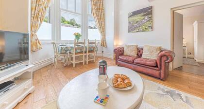 Family friendly apartment with parking in central Ambleside