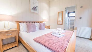 2 slaapkamers, een strijkplank/strijkijzer, gratis wifi, beddengoed