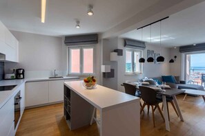 Kühlschrank, Ofen, Herdplatte, Geschirrspüler