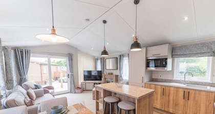 Stylish Lodge with easy access to Lakes and Dales