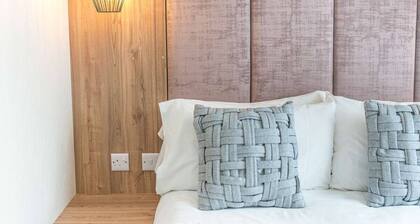 Stylish Lodge with easy access to Lakes and Dales