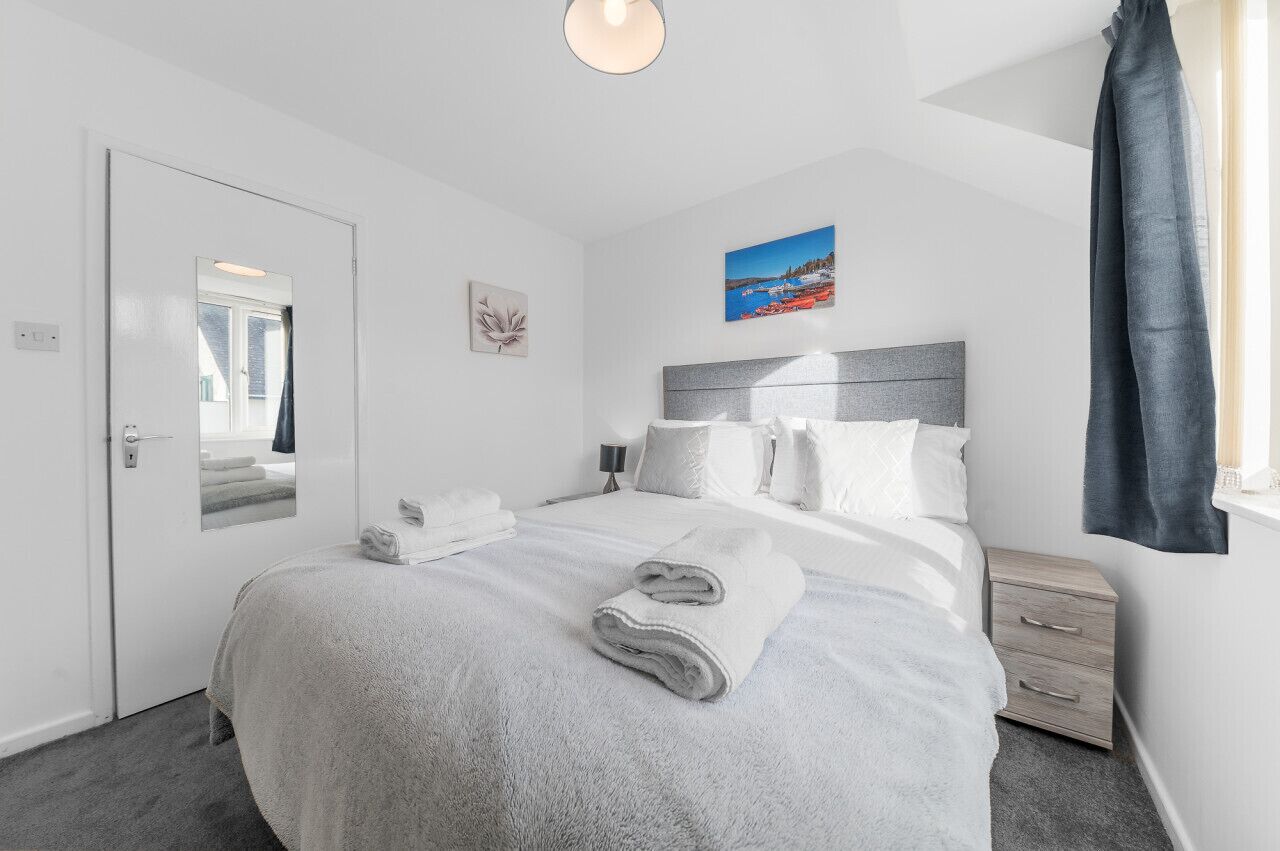 3 bedrooms, iron/ironing board, travel cot, free WiFi