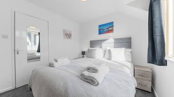 3 bedrooms, iron/ironing board, travel cot, free WiFi