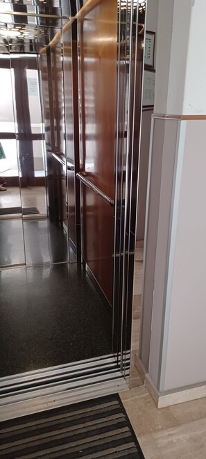 Interior - Apt Vista 1 bed With Breathtaking Views of the Port,old Town,the sea & Sunsets (Alghero)