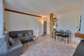 Télévision, chaîne hi-fi