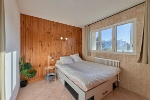 3 chambres, fer et planche à repasser, Wi-Fi gratuit, draps fournis