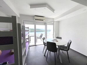 Dining - I Apartment with Balcony and Sea View (Neum)