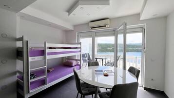 1 bedroom, WiFi, bed sheets