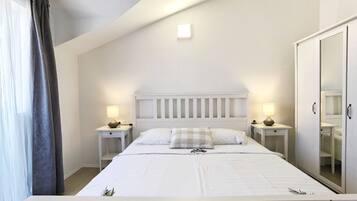 Apartment (Boutique Rooms - with pool - 7 - R301) | Free WiFi