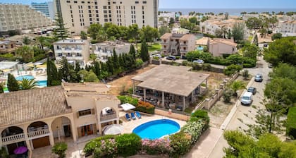 Murtons Haus fĂŒr 8 Personen, 350 m vom Meer entfernt, mit Schwimmbad