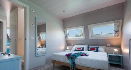 Unique Chalet Marina Azzurra Resort 2 Bedroom Sleeps 6 a