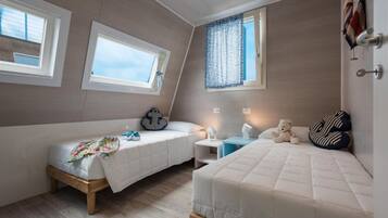 Mobile Home, 2 Bedrooms, Balcony | 3 bedrooms