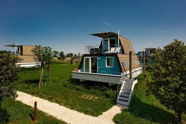 Mobile Home, 2 Bedrooms, Balcony | Exterior