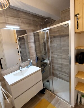 Hair dryer, towels - Large T2 with terrace: le dahu perché (Le Monêtier-les-Bains)