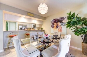 Dining - A Peaceful Escape (Houston)