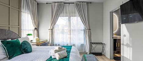 2 bedrooms, desk, iron/ironing board, travel cot