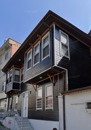 Front of property - Sweet Home Kadıköy  (Istanbul)