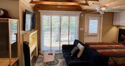 The Lake Alfred Citrus Wood Guest Cabin