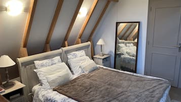 3 bedrooms, iron/ironing board, travel cot, free WiFi