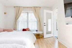 1 Schlafzimmer, Schreibtisch, WLAN