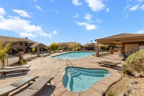 Pool - Spacious, Clean Coral Ridge Townhome (Washington)