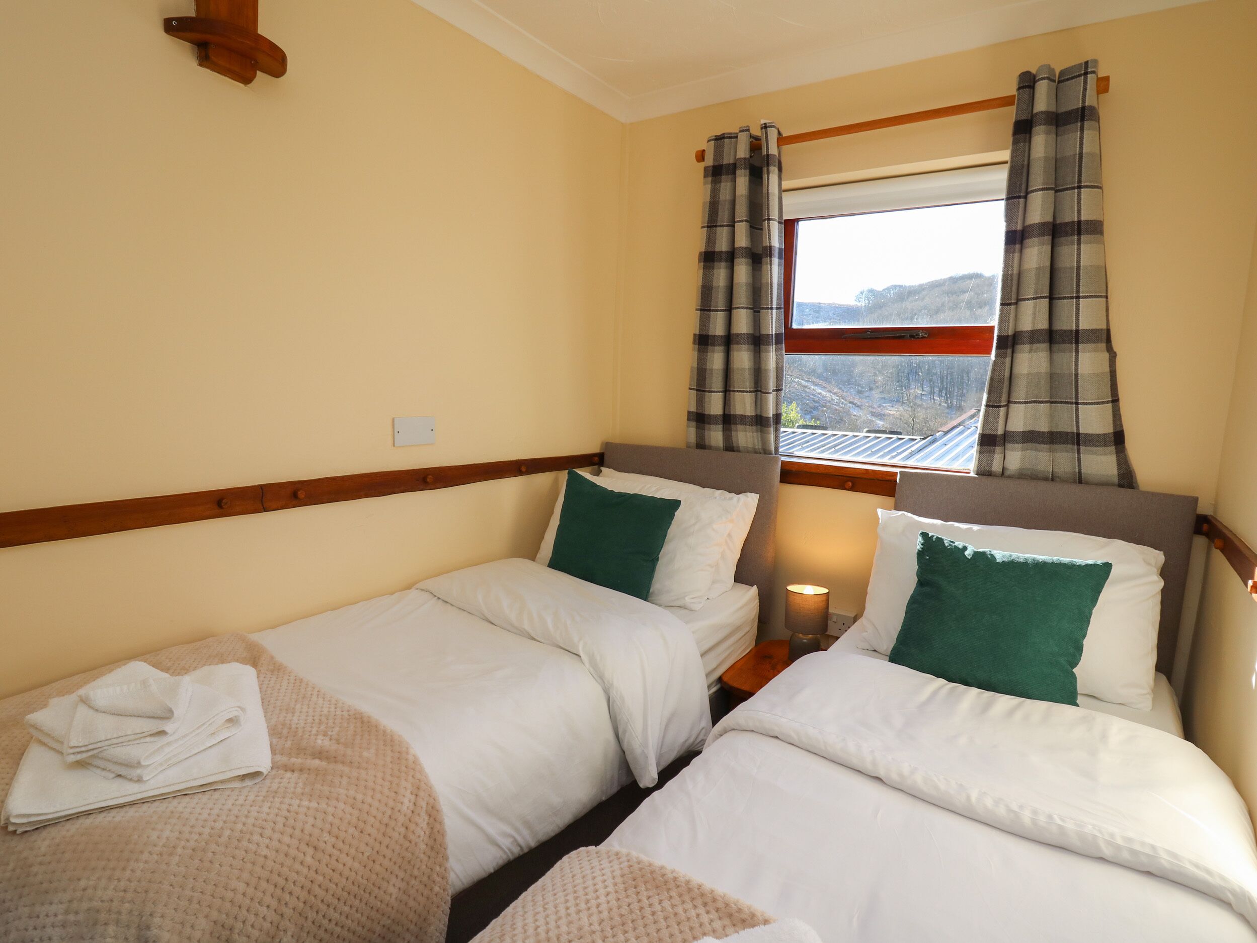 2 bedrooms, individually decorated, individually furnished, free WiFi