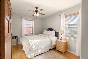 2 bedrooms, iron/ironing board, free WiFi, bed sheets - Cedar Mesa Birds Nest
 (Mancos)