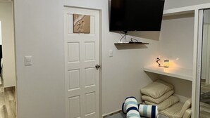 2 bedrooms, desk, iron/ironing board, WiFi (free)