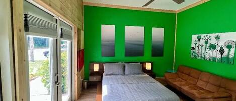 1 dormitori, planxa i posts de planxar, wifi i roba de llit