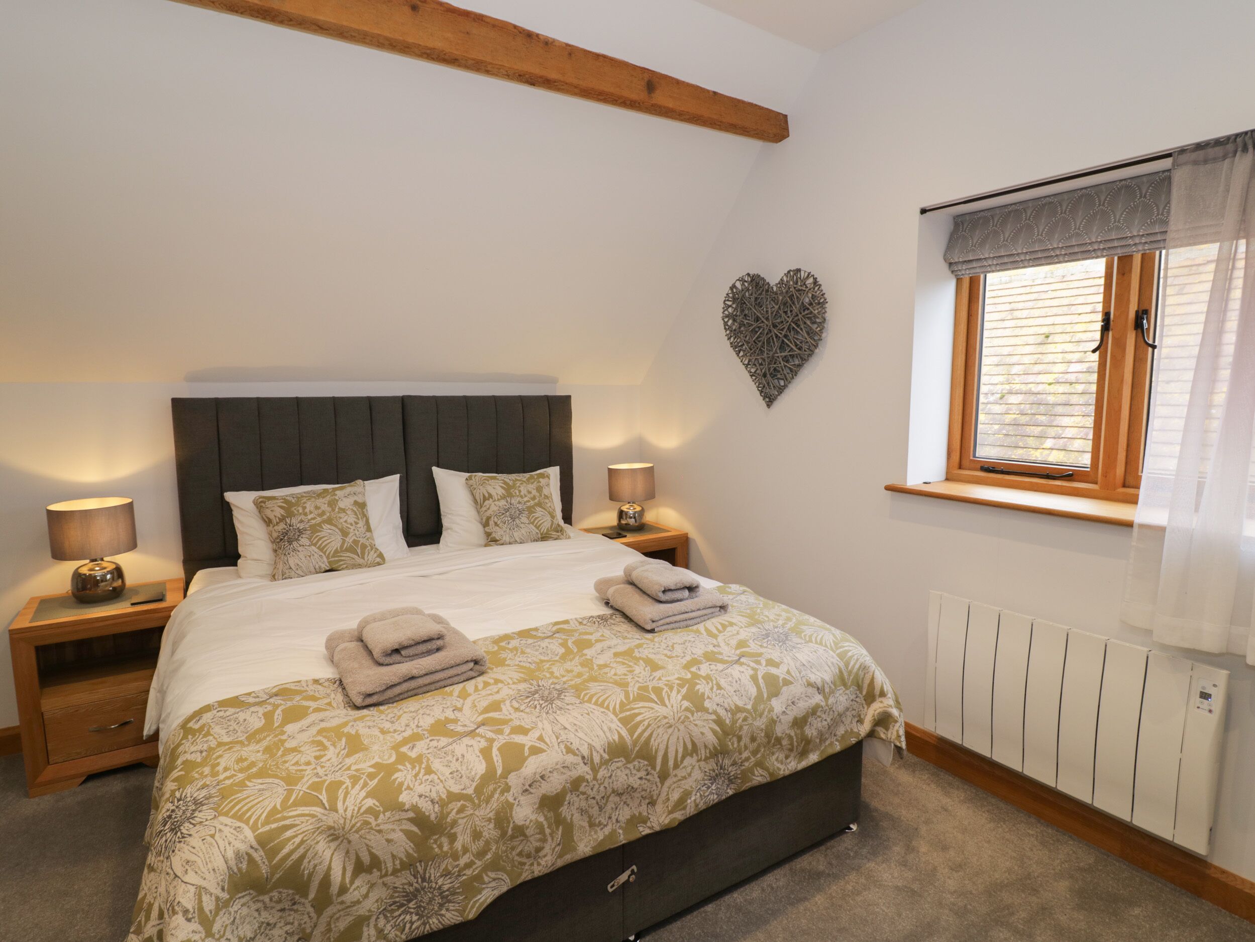 5 bedrooms, individually decorated, individually furnished, free WiFi