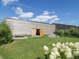 Cottage | Property grounds