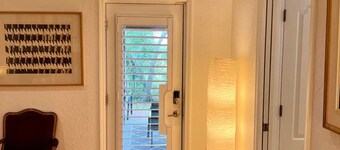THE SIGNATURE ORANGE GROVE KING SUITE

