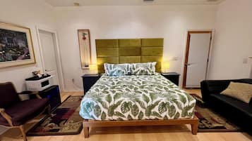 1 bedroom, bed sheets