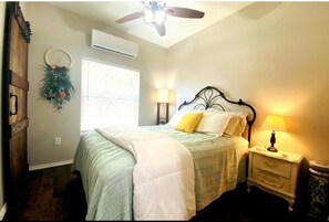 1 Schlafzimmer, Zimmersafe, Bügeleisen/Bügelbrett, Reisekinderbett