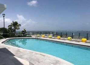 屋外プール、温水プール