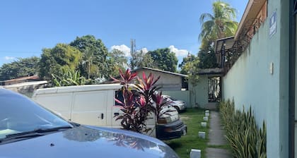 102- Apto 2 Hab, 2 Baños Privado, Estacionamiento, Ubicación Céntrica y Segura