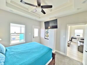 3 bedrooms, free WiFi, bed sheets - New beach house 1 block from ocean w expansive island views (Freeport)