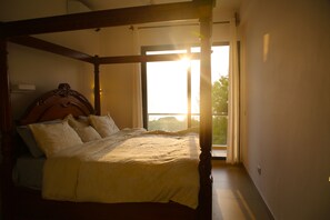 5 soverom, skrivebord, wi-fi og sengetøy