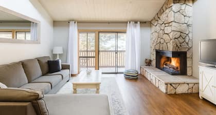 Feet From Slopes Remodeled Snow Summit Cabin