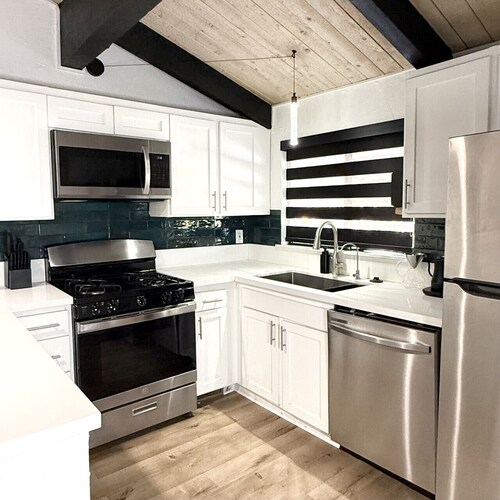 Steps Away From Slopes Beautiful Snow Summit Cabin