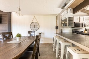 Dining - Feet Away From Slopes Cozy Snow Summit Cabin (Big Bear Lake)